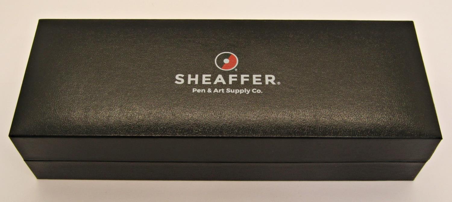 Sheaffer Sagaris 797 fluted gold-plated pen set to include fountain, rollerball and ballpoint pens - Image 4 of 5