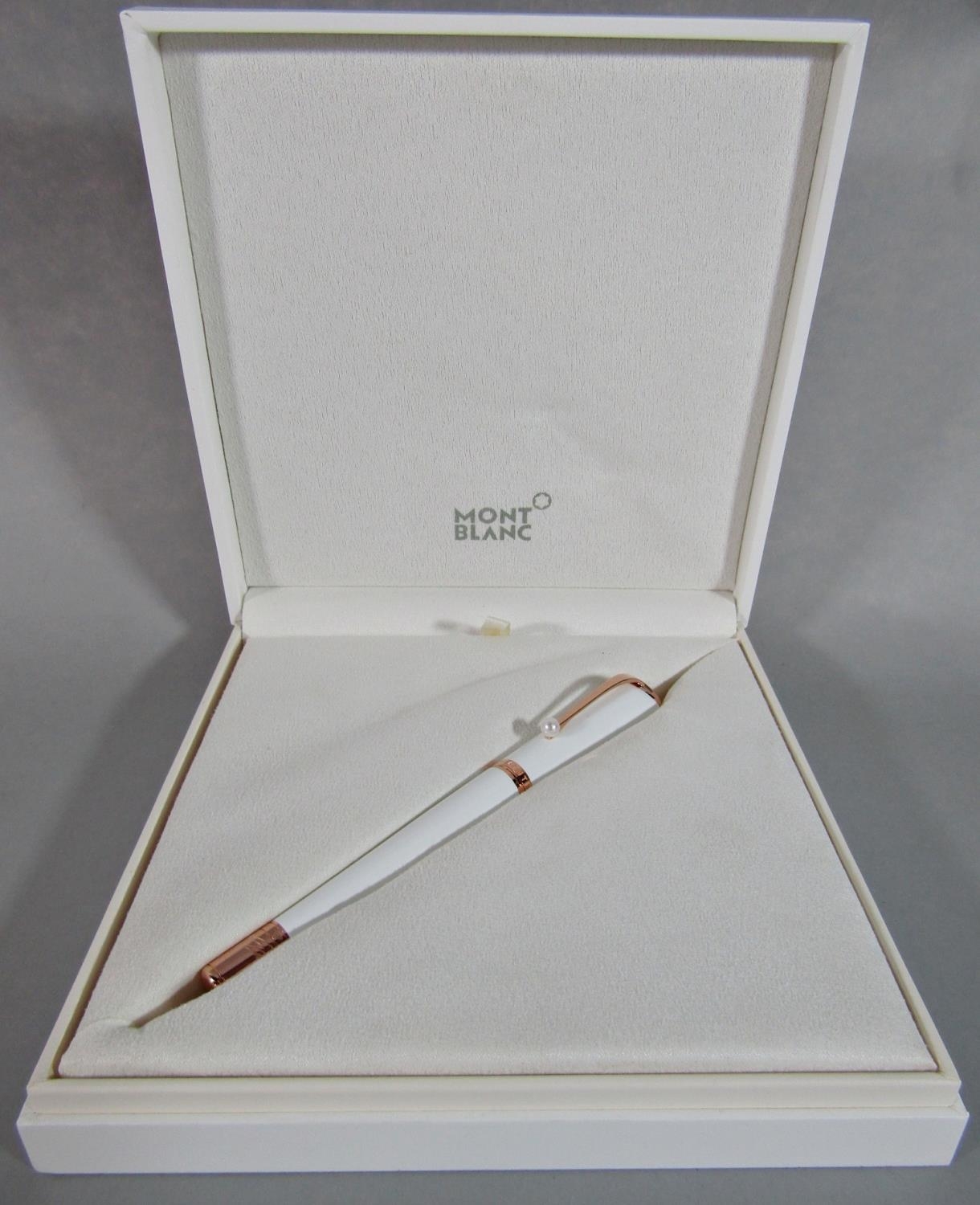 A Mont Blanc Muses Marilyn Monroe's special collection pearl coloured rollerball pen, with box and - Image 2 of 4