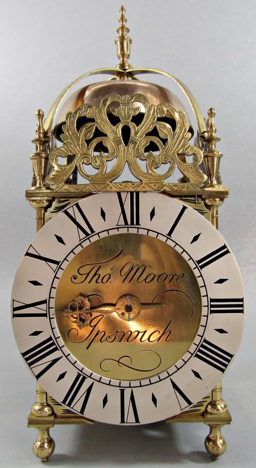 A 19th century brass lantern clock in the 17th century manner, with later oak bracket, the dial - Image 2 of 4