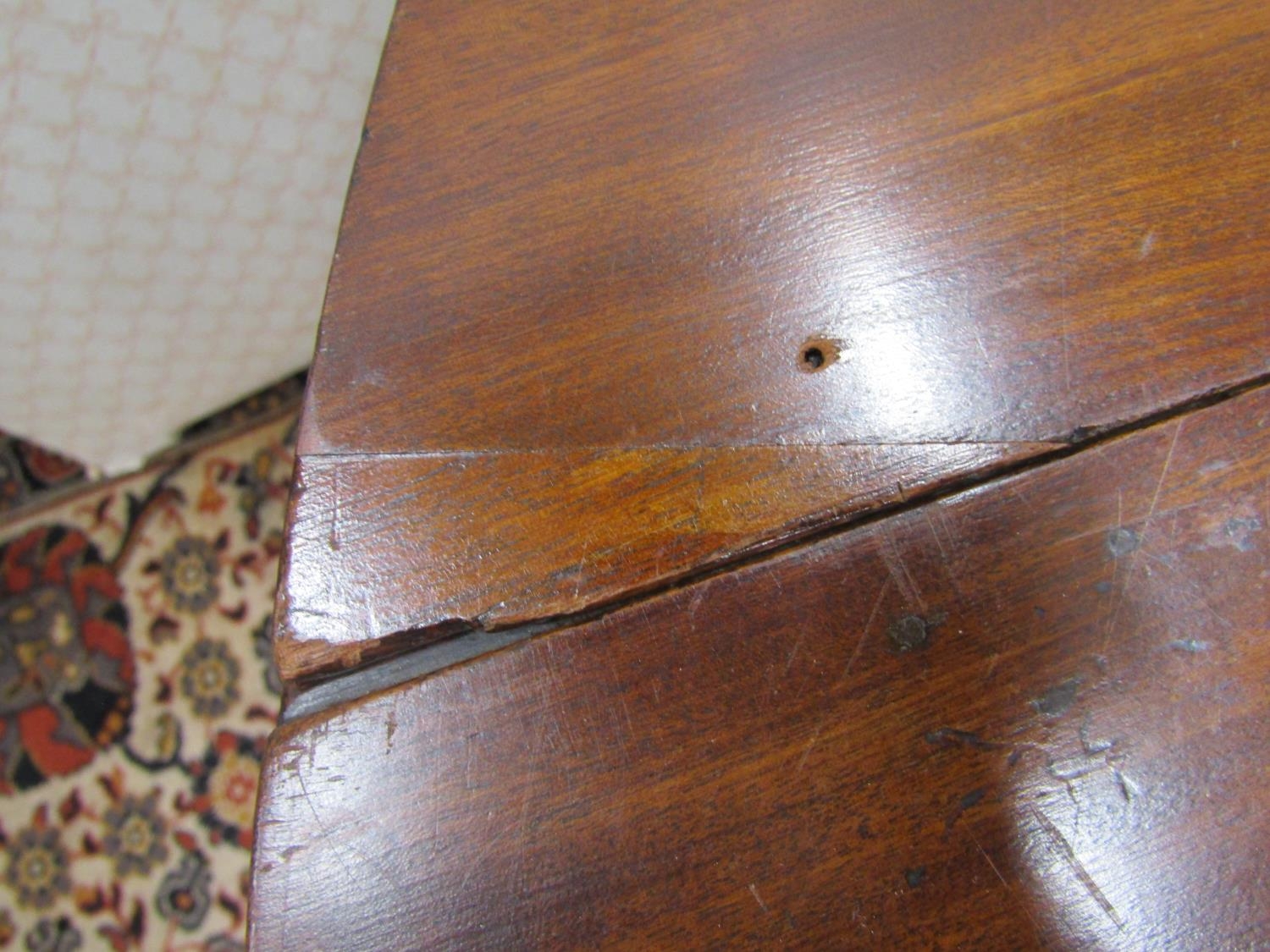 A 19th century mahogany oval Pembroke table with frieze drawer raised on square tapered supports - Image 7 of 7