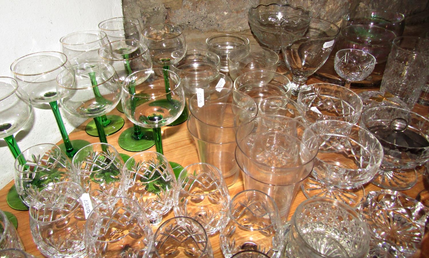 A good selection glassware, including ten tall green stemmed hock glasses, finger bowls, glass - Image 2 of 3