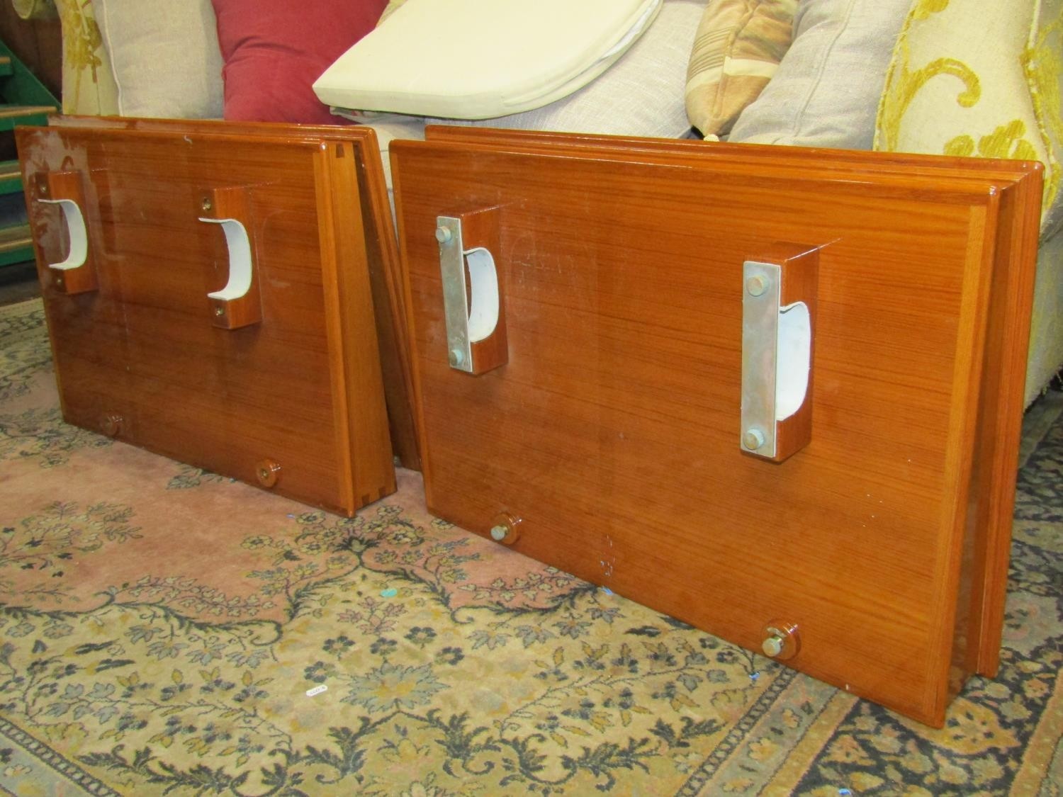A pair of high polished teakwood table top display cabinets with plate glass tops, 86 cm wide x 15 - Image 2 of 2