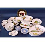 A small collection of Worcester Evesham pattern wares to include two large dishes, gravy boat and