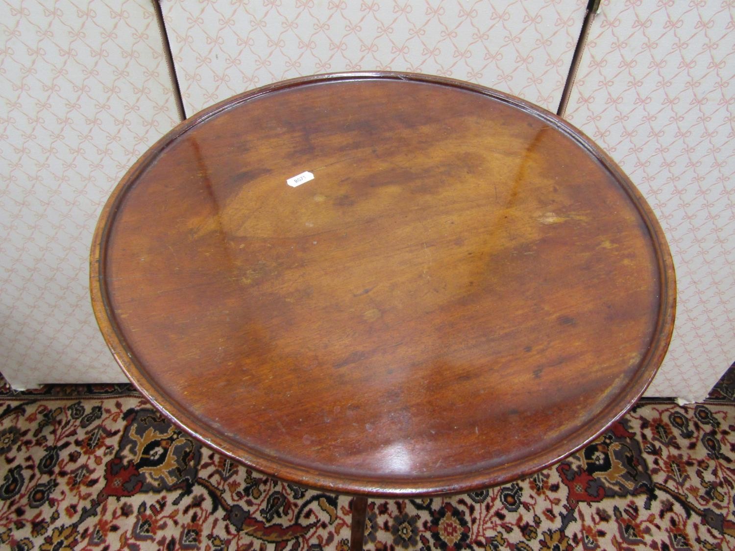 A dainty Georgian walnut dished top occasional table, the circular top 47cm diameter, raised on a - Image 2 of 2