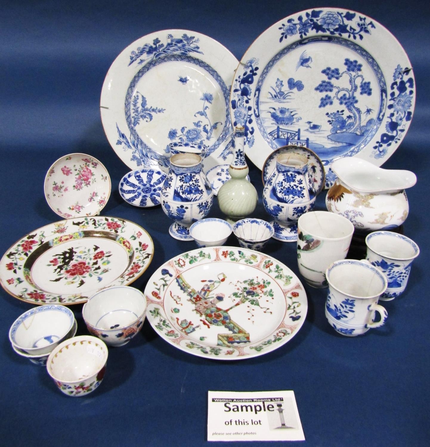 Large quantity of miscellaneous 18th/19th century Chinese tea bowls, plates, vases, etc (many af) (