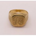 Italian 9ct signet ring with engraved initials 'F.A.G', 5g