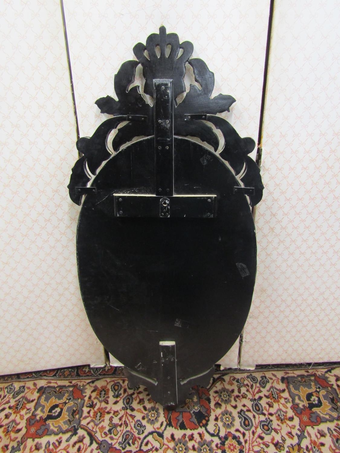 A Venetian style mirror with etched detail, set beneath a shaped and pierced pediment, 120cm high - Image 4 of 4