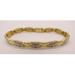 14ct fancy link bracelet set with white stones, 11.5g