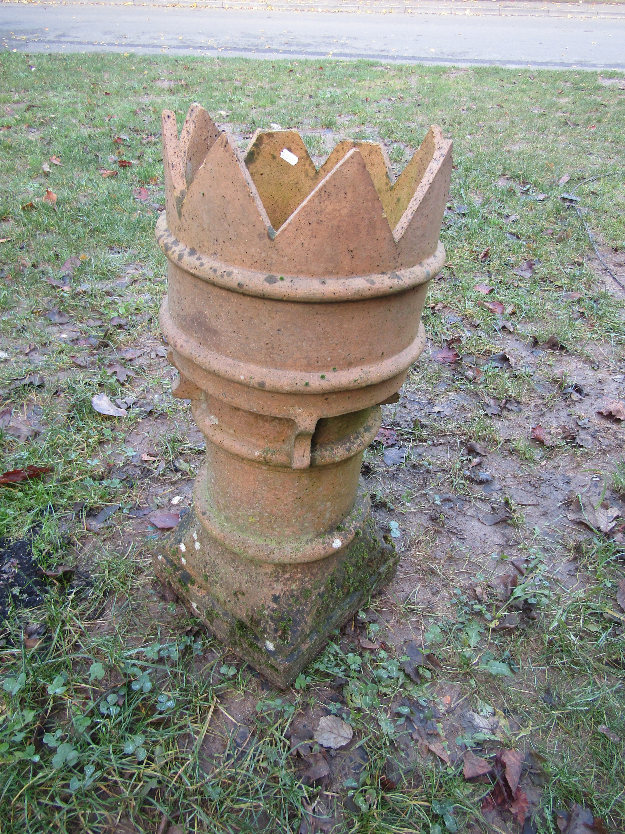 A pair of weathered cast composition stone pineapple pier cap finials 60 cm high approx, together - Image 3 of 4