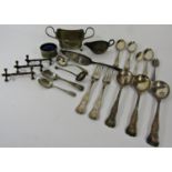 A small quantity of loose silver plated flatware, some Mappin & Webb King’s pattern and two sauce