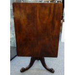 Regency style mahogany table with a tilting rectangular top, on 3 reeded downswept legs, H. 72.5 cm,