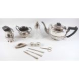 George V silver mounted 6 piece manicure set comprising a pair of jars, buffer and 3 implements,