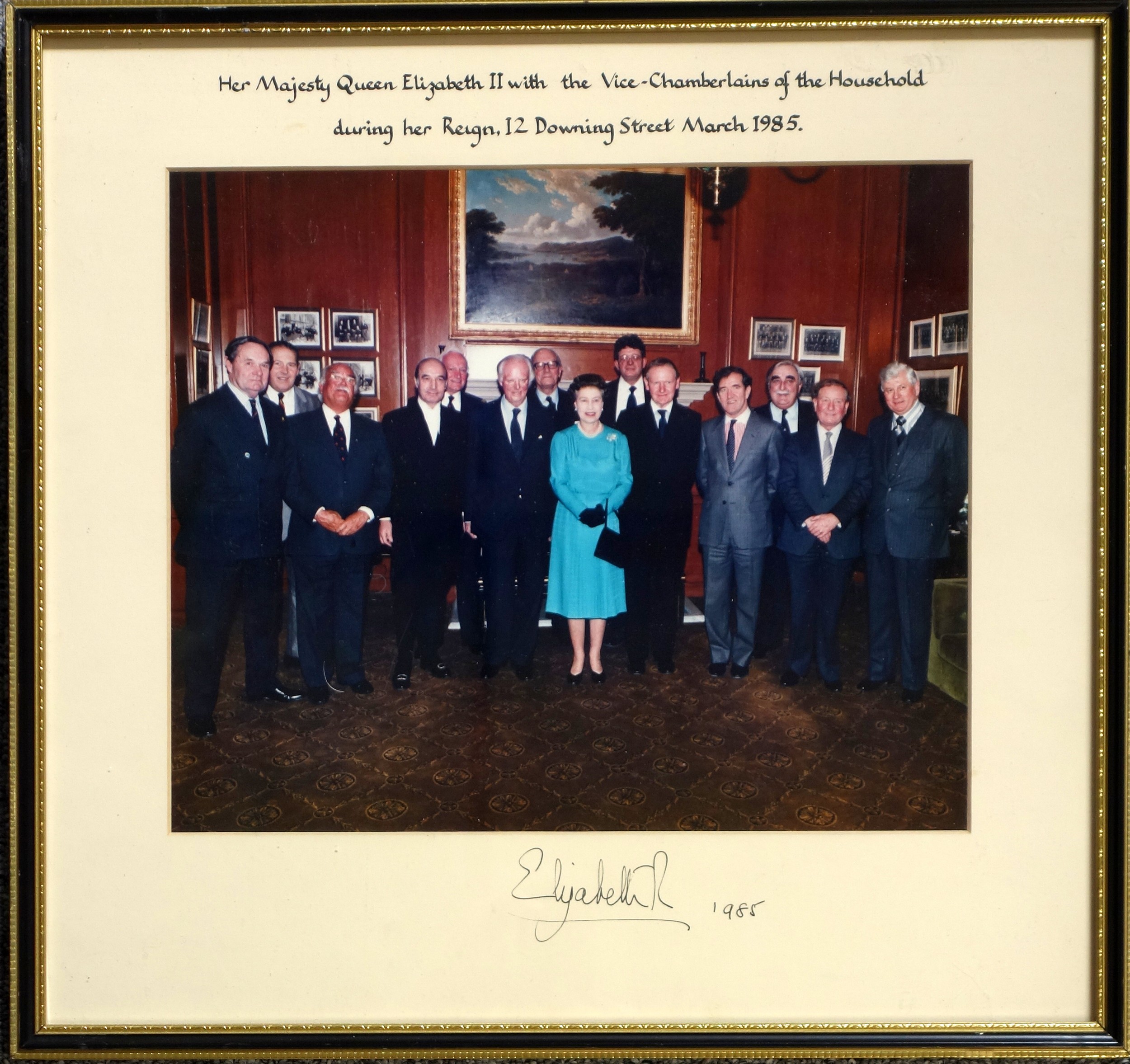 Queen Elizabeth II ? a signed colour photograph ? Her Majesty Queen Elizabeth II with the Vice- - Bild 2 aus 3