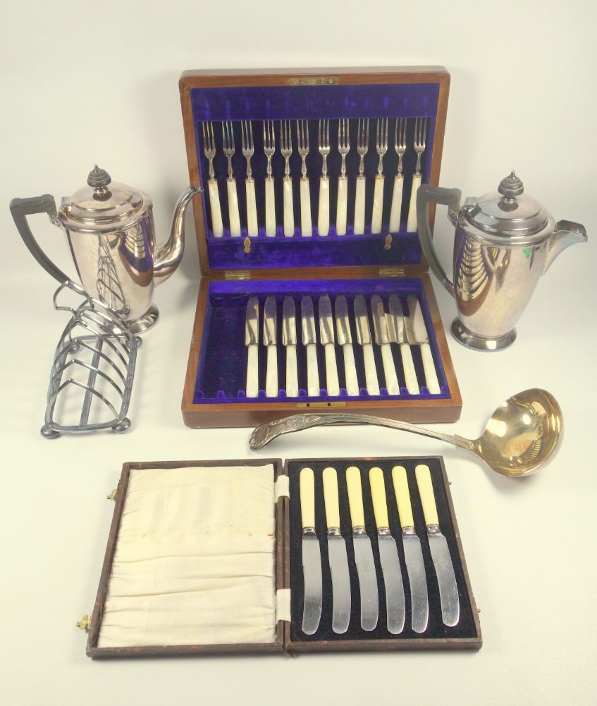 Youngs of Farnham - Royal Jewellery, Silver, Antiques & Collectors Sale