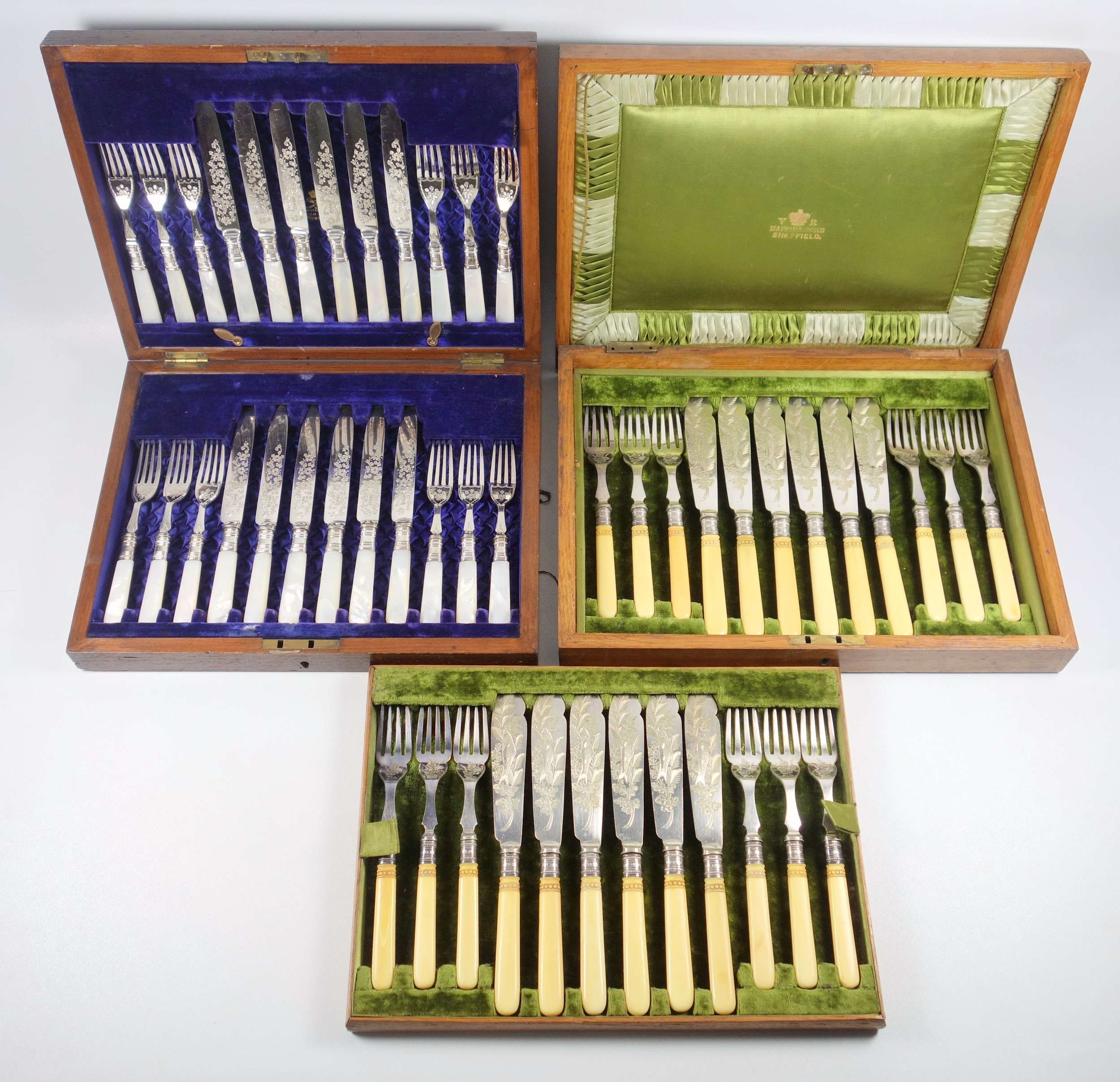 Set of 12 Victorian silver plated fruit knives and 12 forks, each with a mother-of-pearl handle,