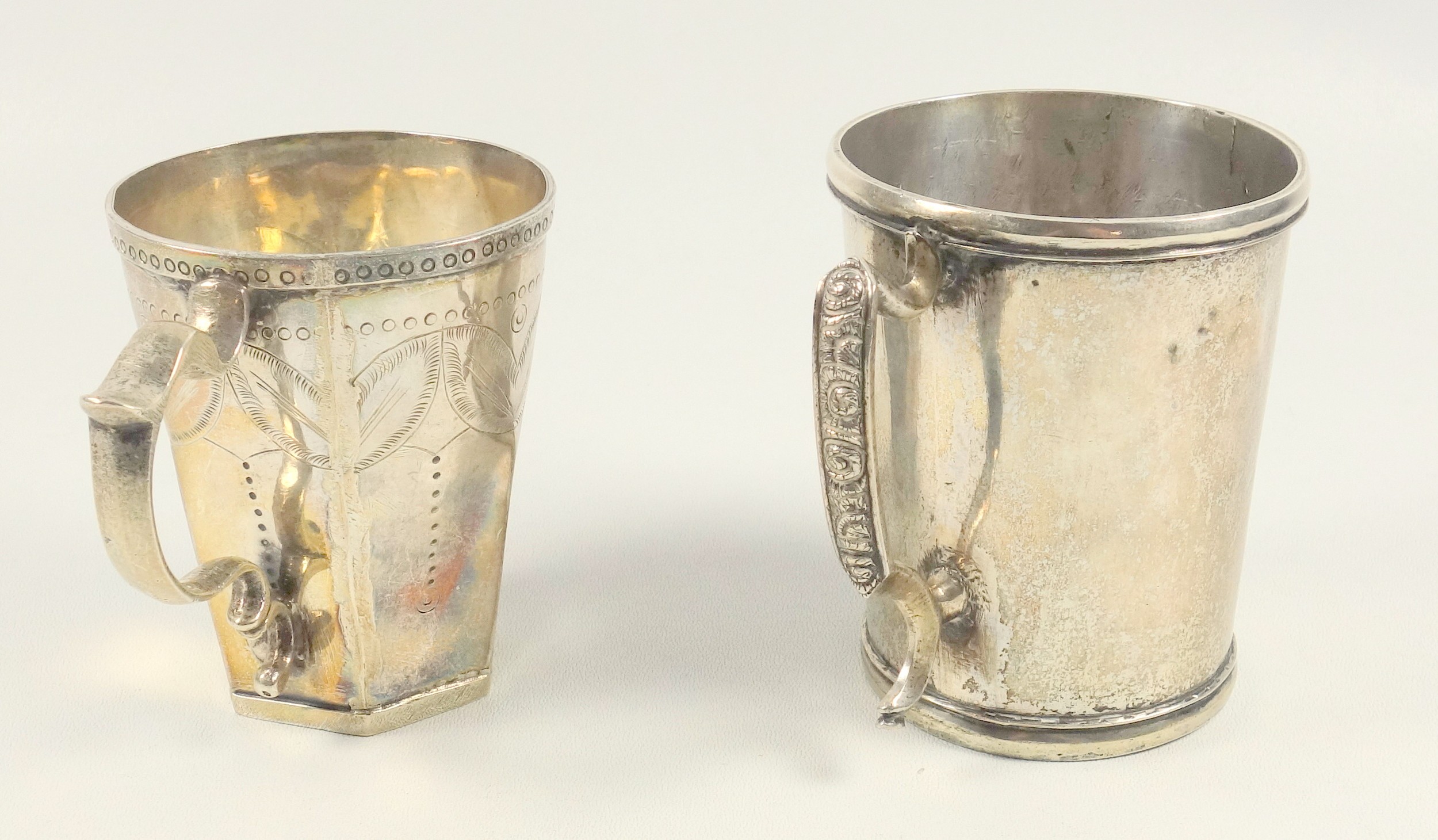 Peruvian white metal tapering hexagonal mug with engraved leaf and bead decoration, and scroll - Bild 2 aus 5