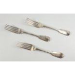 Pair of George IV silver Fiddle pattern table forks, by William Chawner, London 1827 and 1828, and a