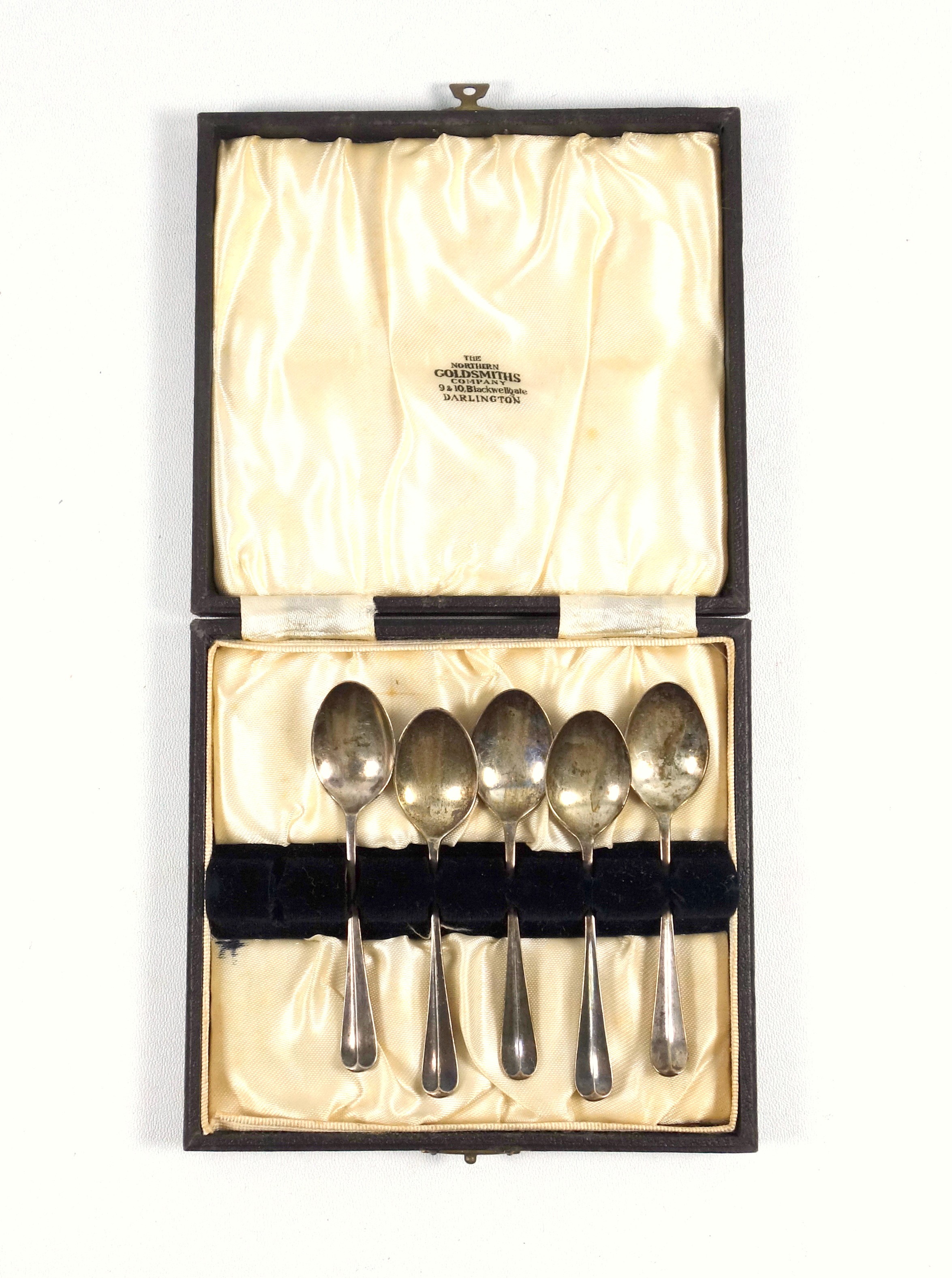 3 Victorian silver Fiddle, Thread and Shell teaspoons, London 1873; Kings's pattern salt spoon, - Bild 4 aus 5