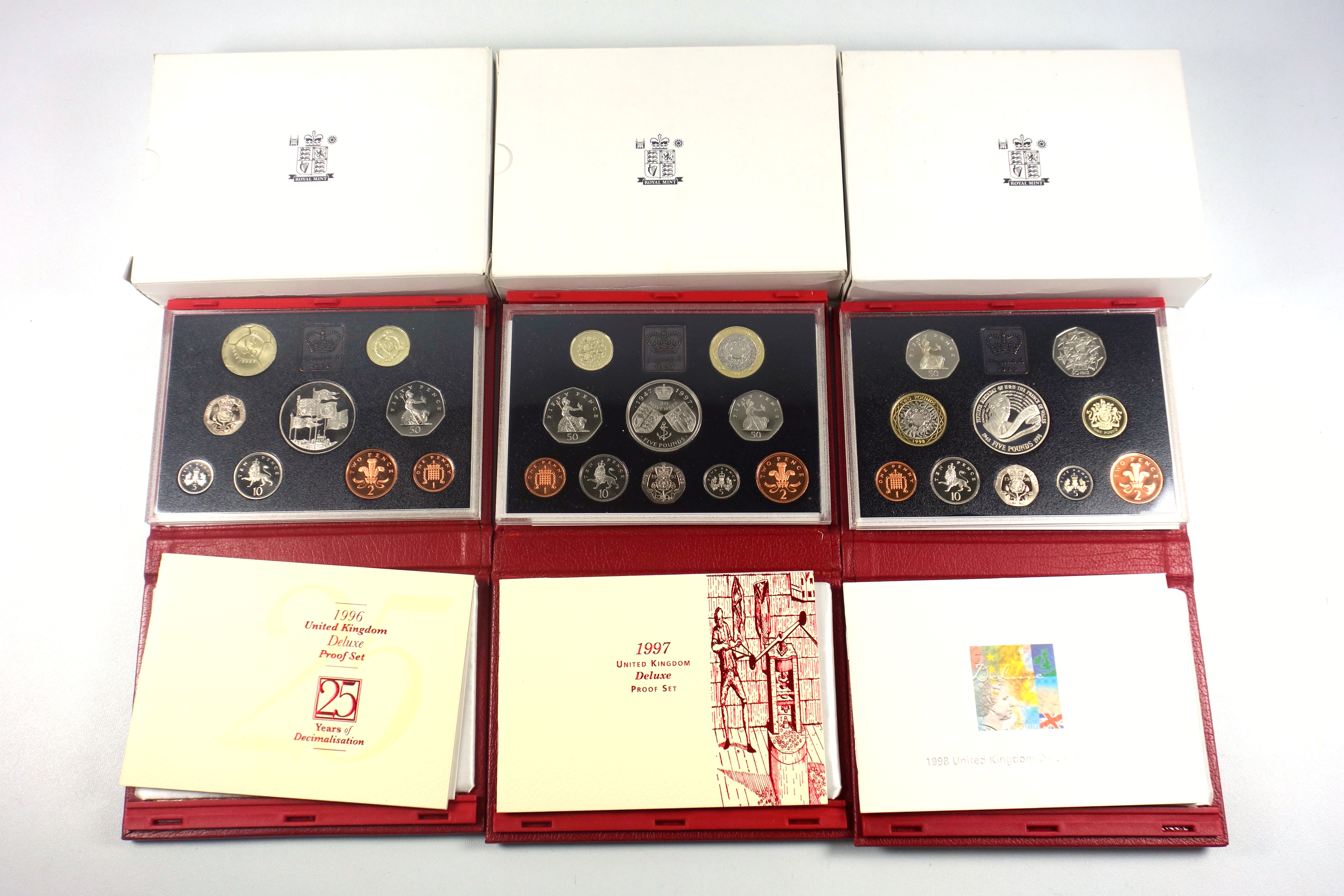 Elizabeth II Proof sets of coins, 1993-1998, with C of As, in de luxe cases, boxed. (6) - Bild 4 aus 4