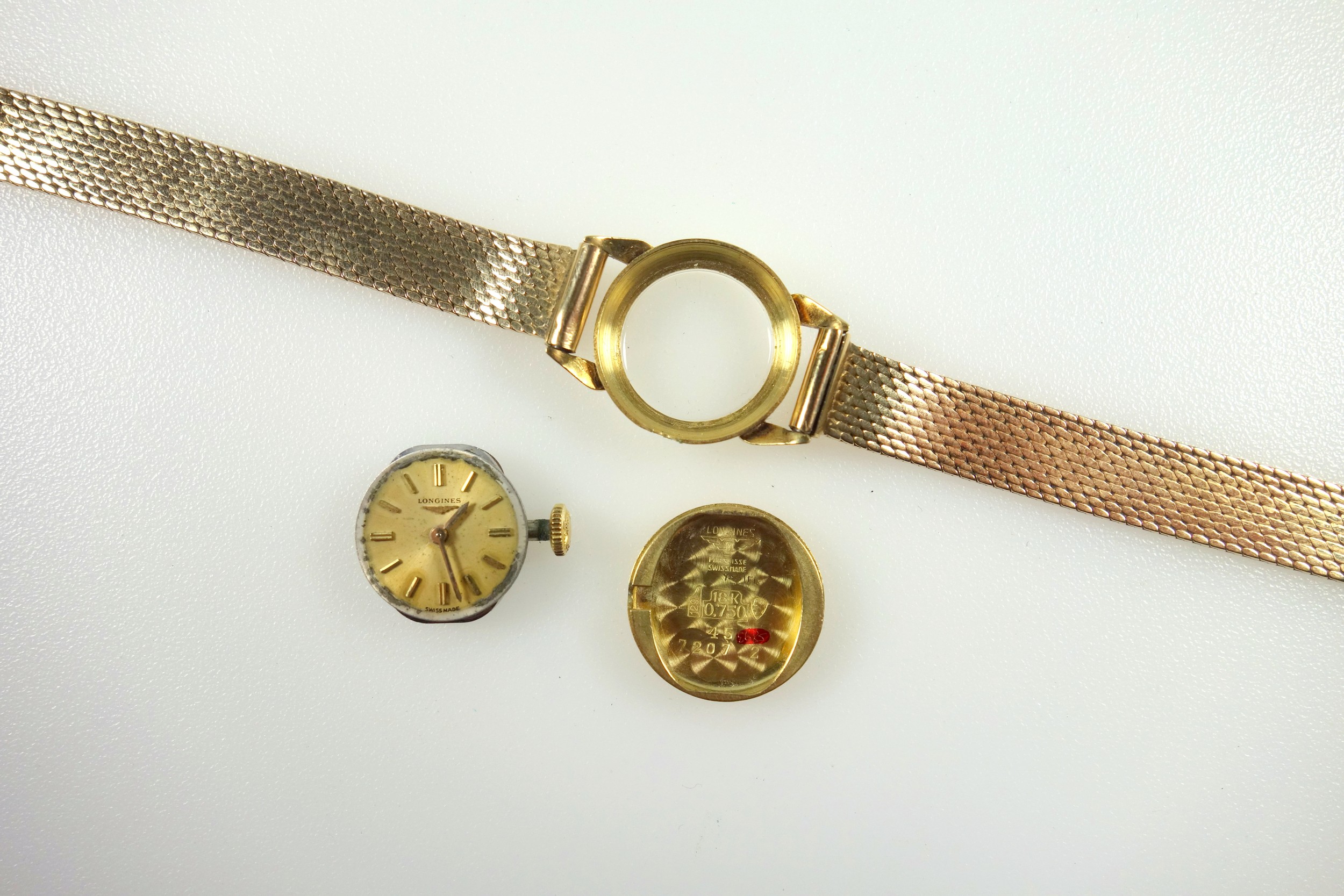 Longines 18ct gold Ladies wristwatch with a circular dial and baton markers, enclosing a side wind - Image 3 of 3