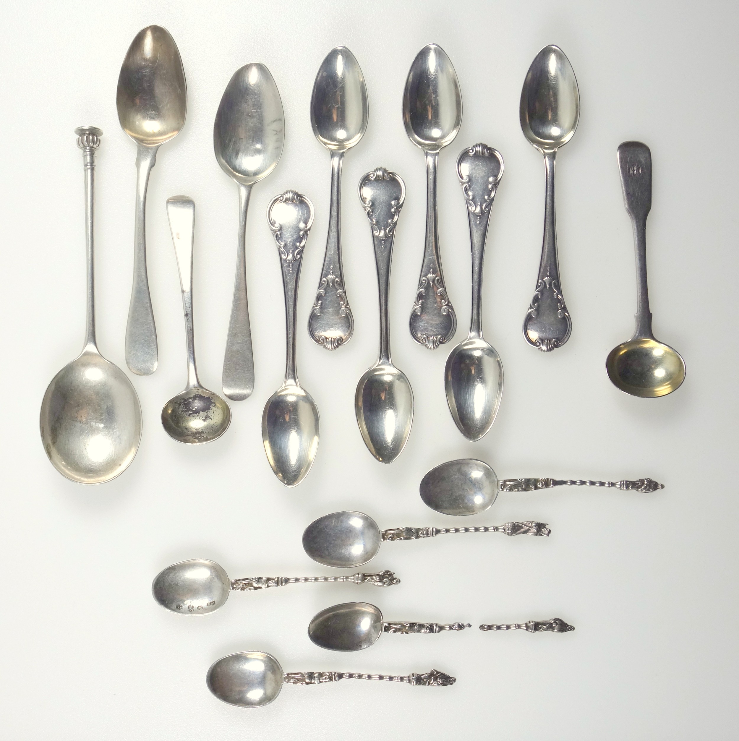 2 George III silver salt spoons, 2 teaspoons, set 6 Victorian teaspoons by H & H Lias, London