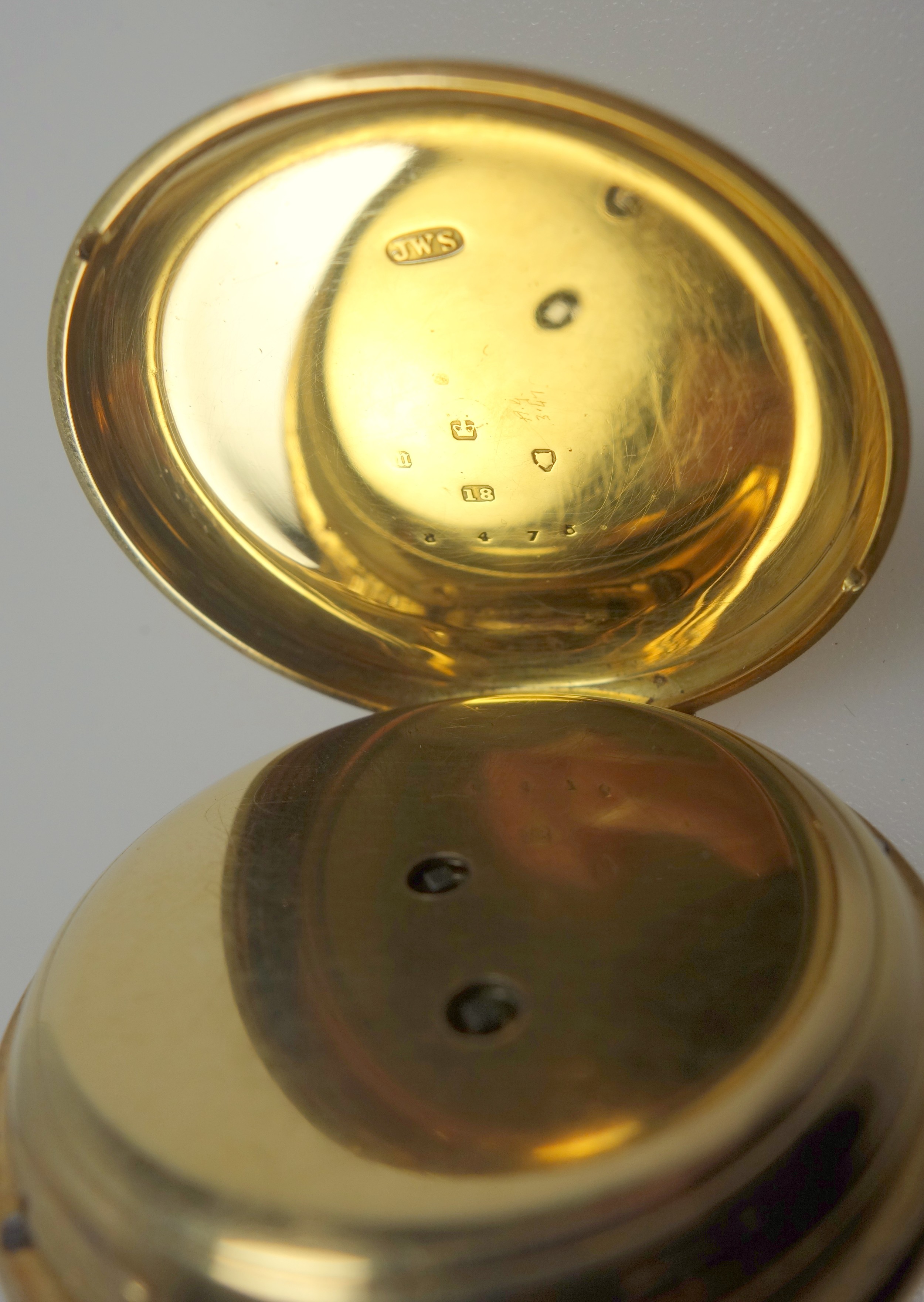 Victorian 18ct gold pocket watch with a circular white enamelled dial, black Roman numerals, - Image 3 of 5