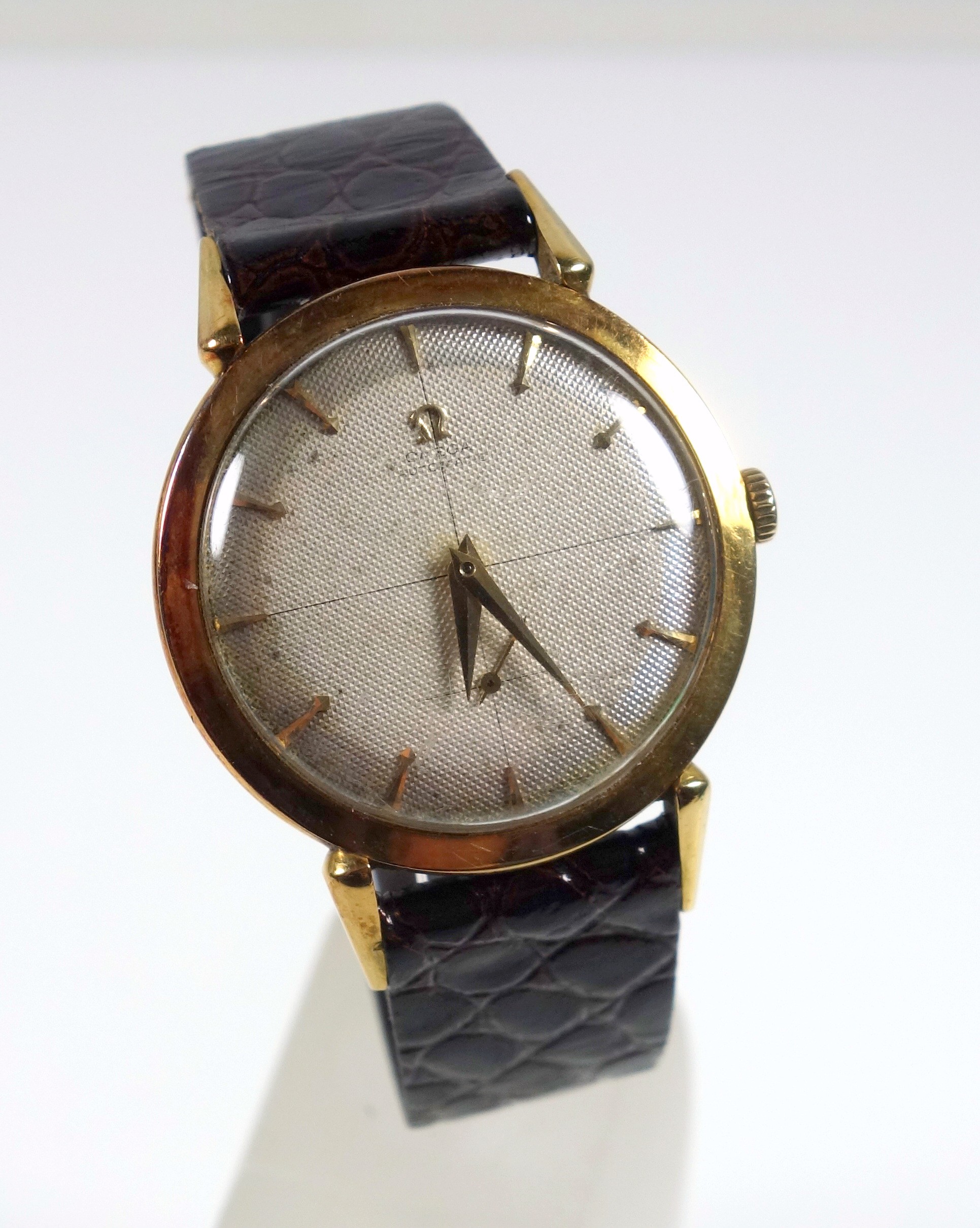 Omega yellow metal gentleman's wristwatch with an ivory coloured dial, seconds dial and arrow head - Image 2 of 4