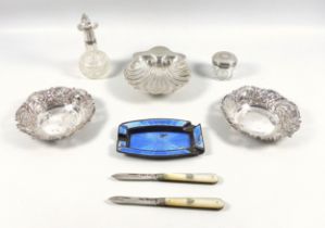 Pair of silver sweetmeat dishes with pierced and embossed scroll decoration, by John Gloster,