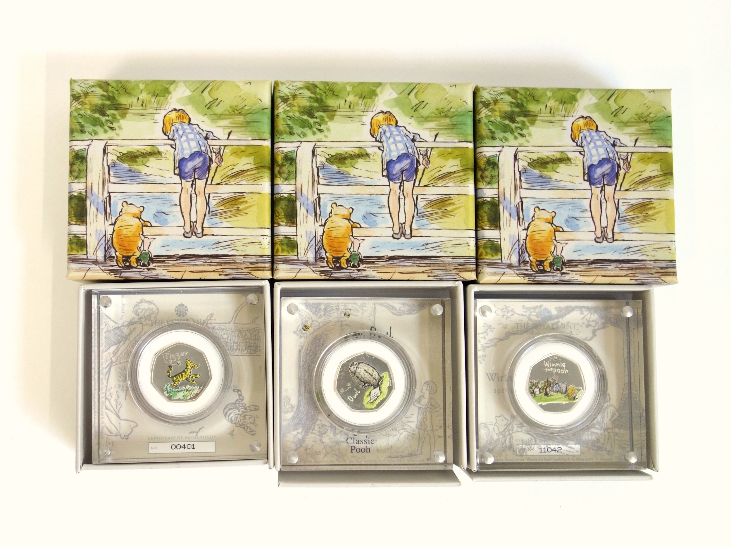 3 Royal Mint Proof silver 50p's of Winnie the Pooh, Tigger, and Owl, 2021, as paperweights, with C - Bild 2 aus 2