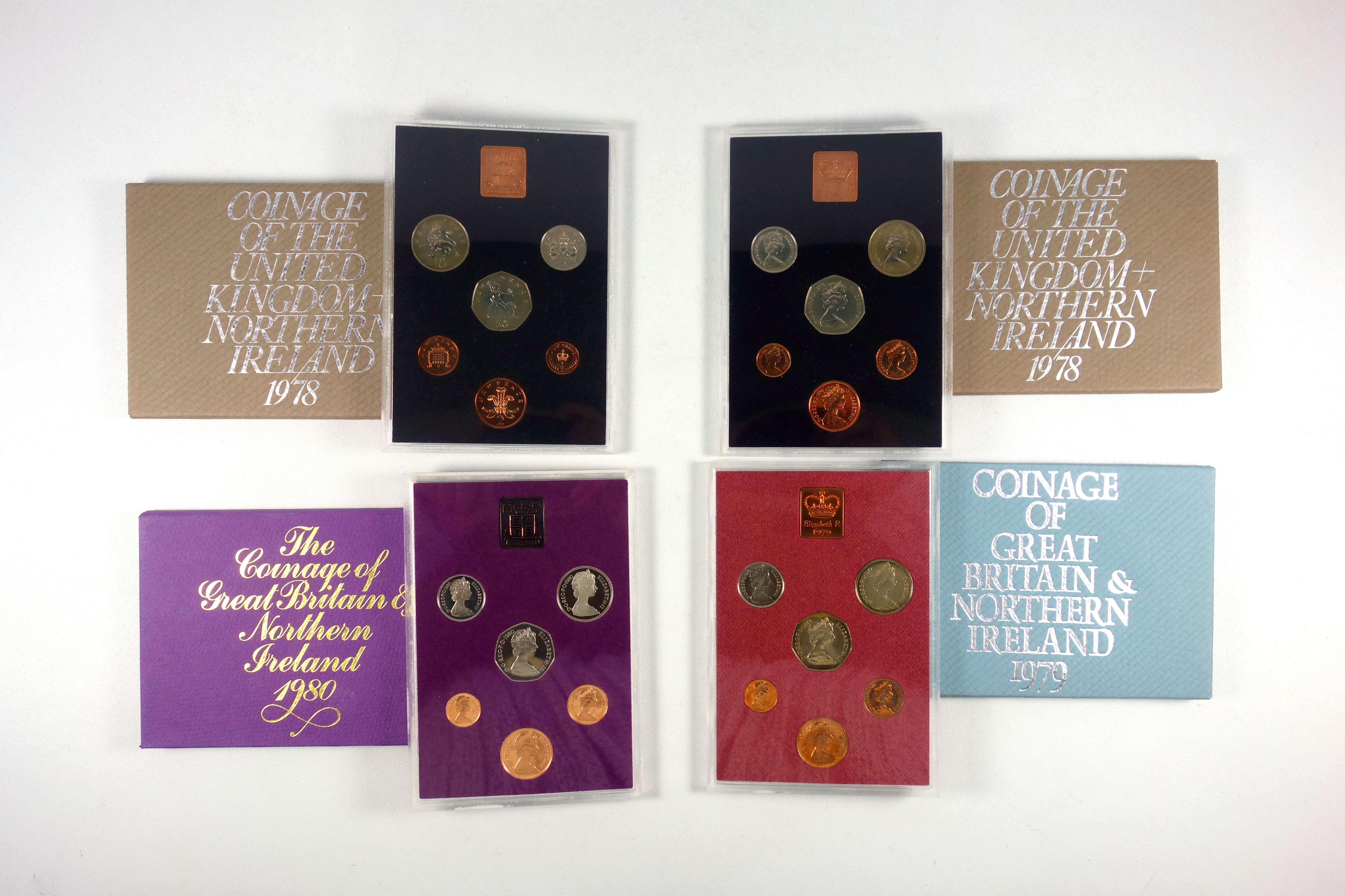 Elizabeth II Royal Mint Proof sets of coins, 1978 (2), 1979, 1980, 1981, 1982 (2), in card covers, - Bild 2 aus 5