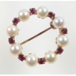 9ct gold circular brooch set cultured pearls and amethysts, 2.6cm, 5.3grs