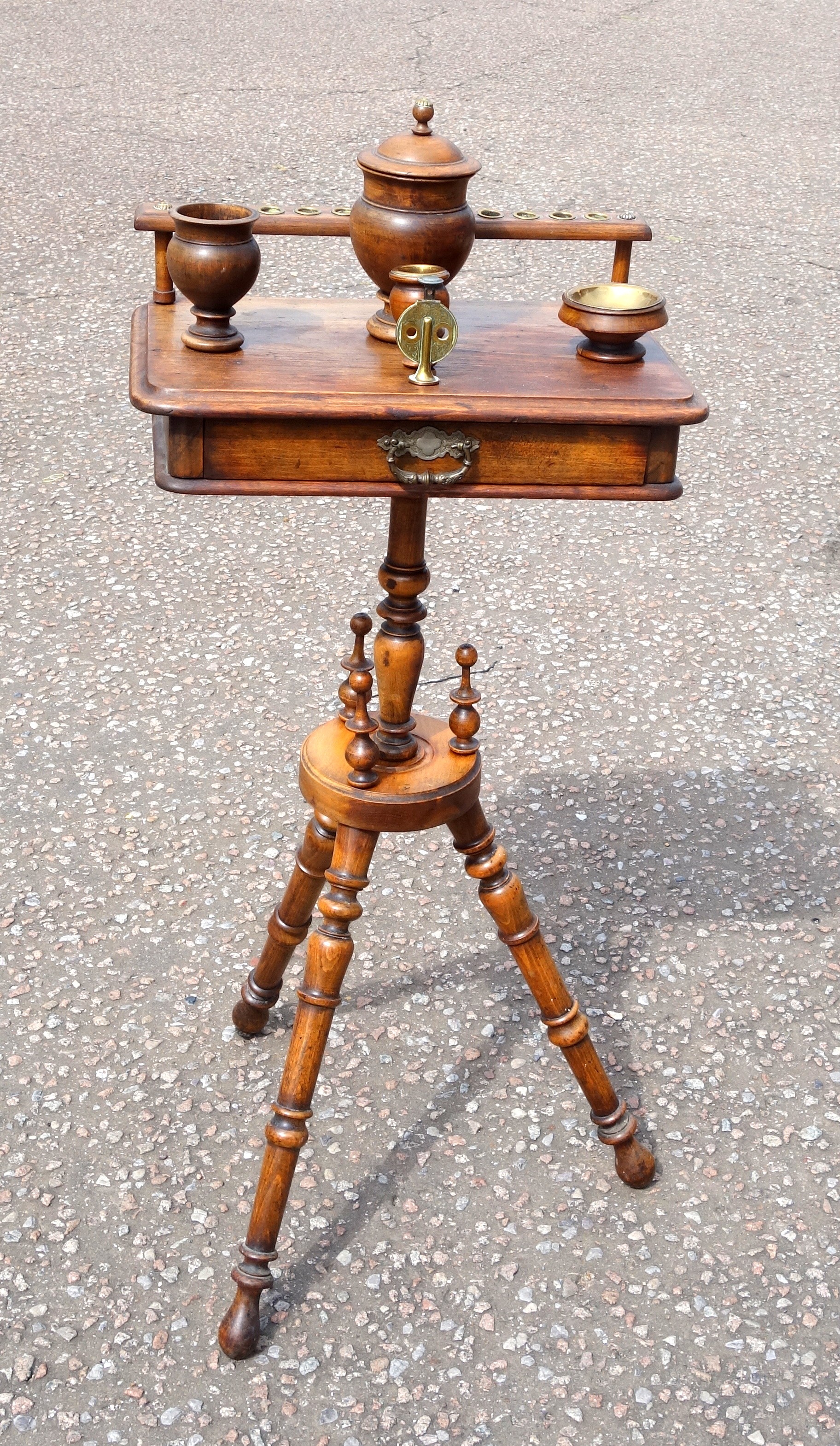 Rare late Victorian beech and birch smokers’ compendium with a pipe rack for 12 pipes, turned