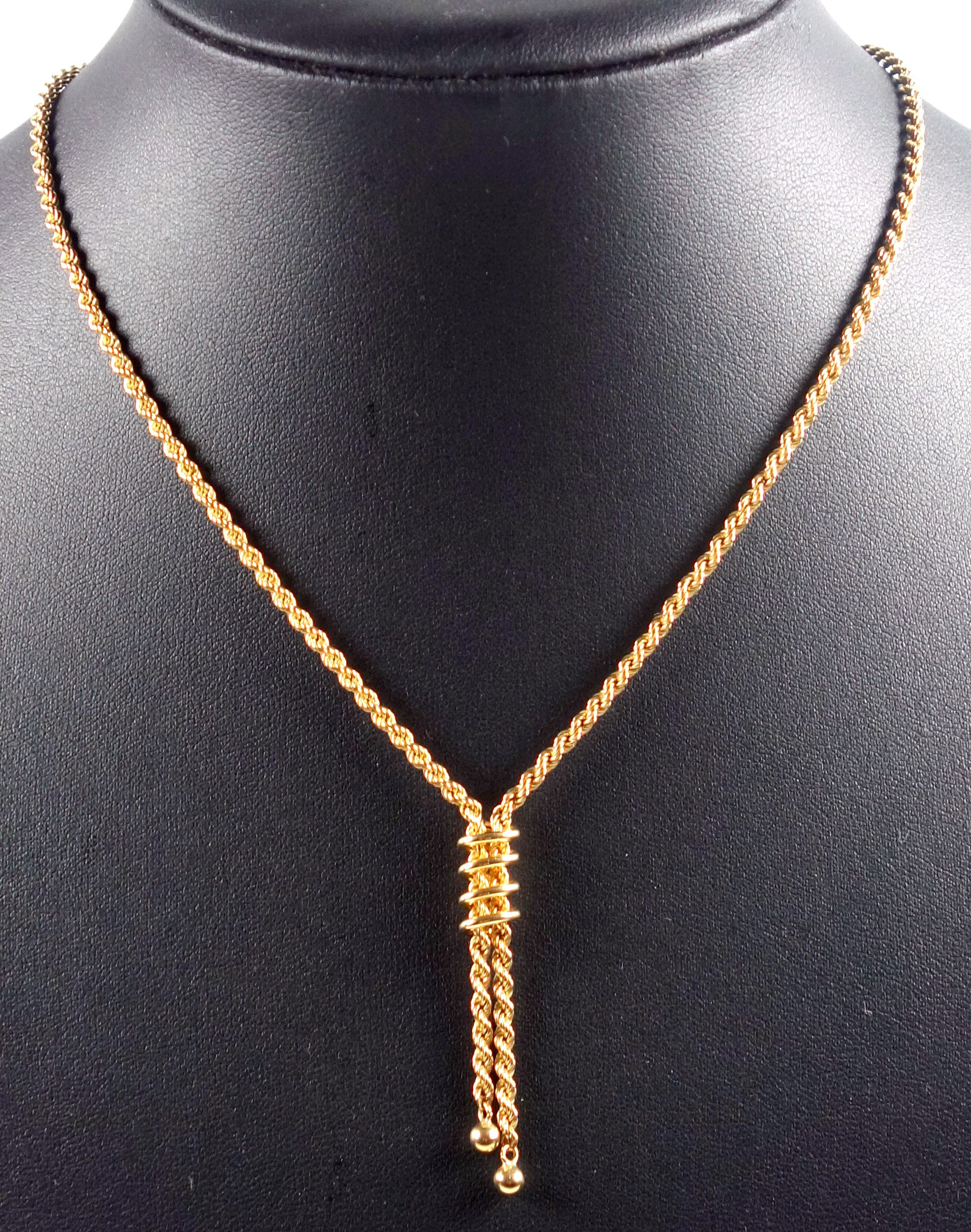 9ct gold rope-twist necklace with 2 ball pendants and a magnetic clasp, gross 8.4grs