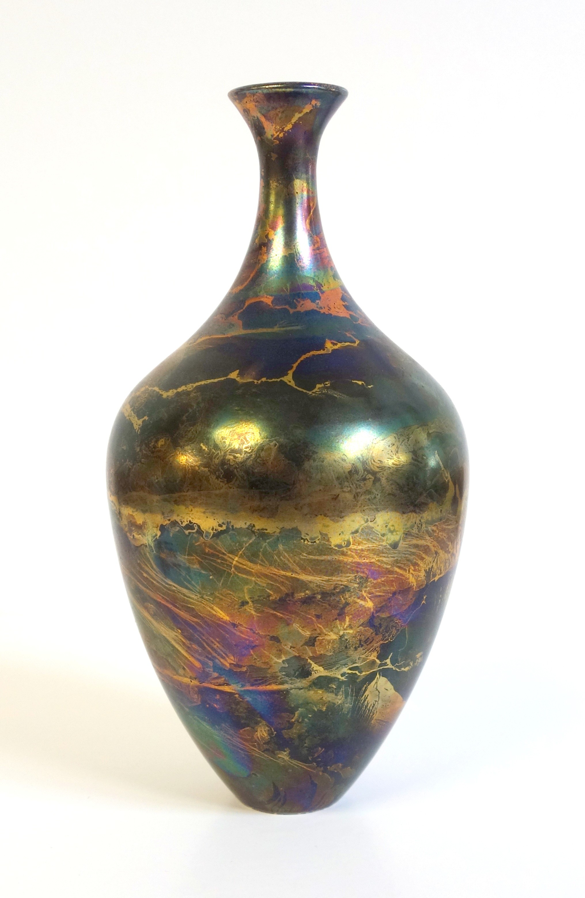 Tony Laverick (born 1961) A Persian shaped studio pottery vase with all over lustre decoration, - Bild 3 aus 5