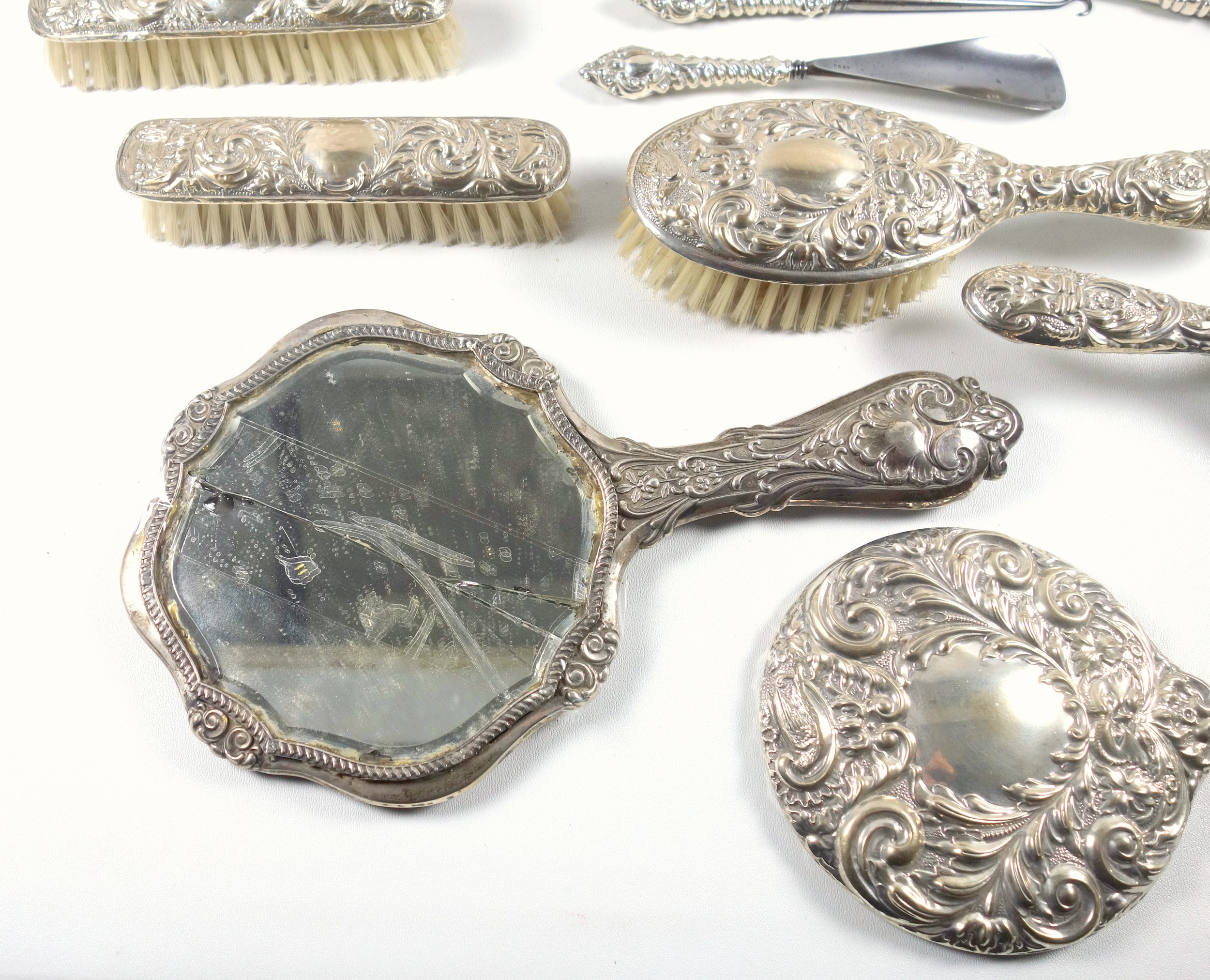 Edwardian 5 piece silver mounted dressing table set with embossed floral decoration and monogram, - Image 4 of 5