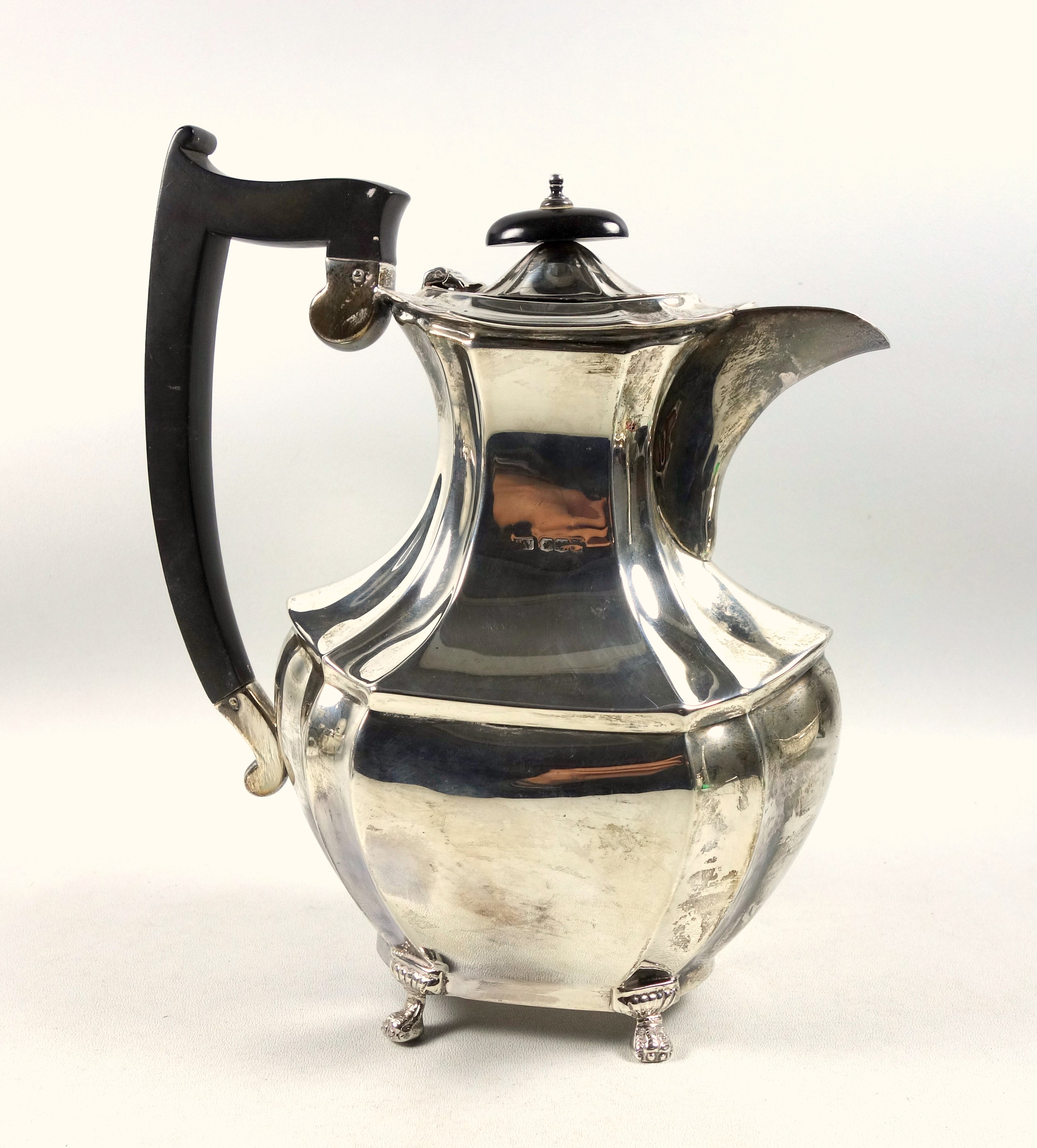 Late George V four piece tea set comprising teapot, hot water jug, H.23.5cm overall (marks - Image 7 of 12