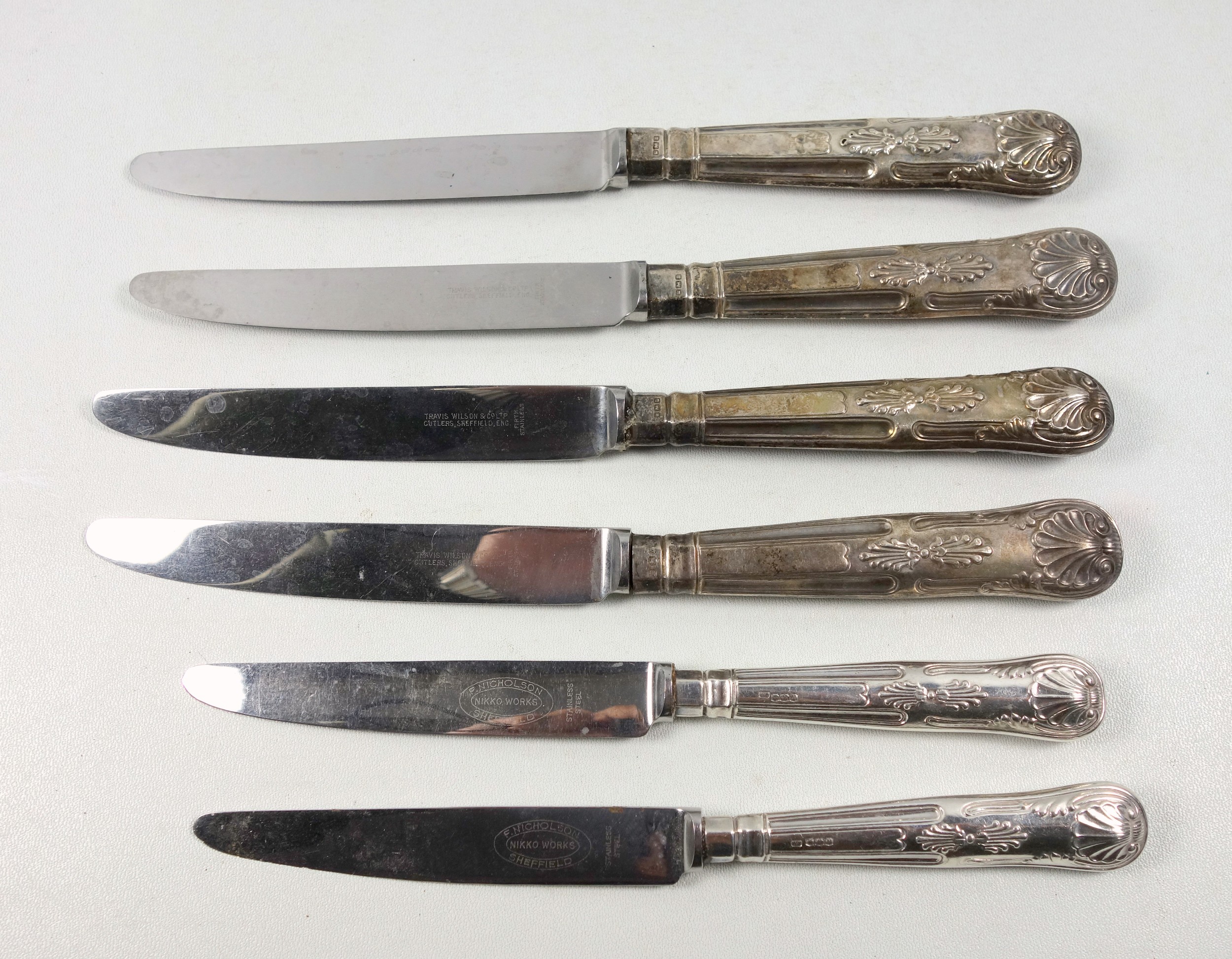 3 George IV silver King's pattern table forks, various marks; 2 William IV King's Pattern dessert - Image 5 of 8