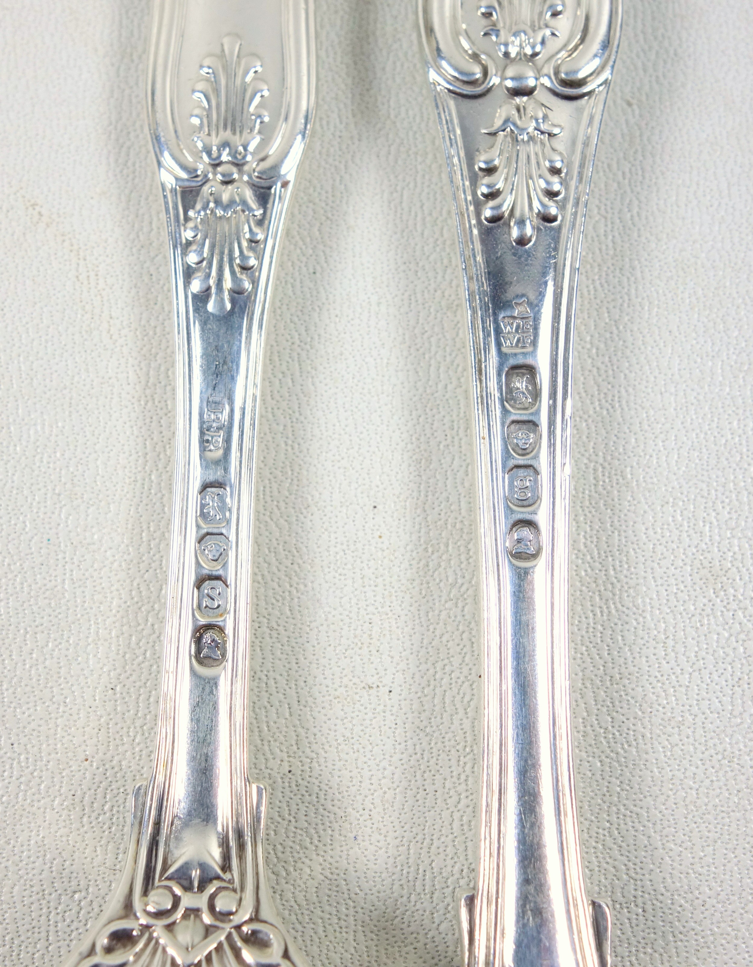 3 George IV silver King's pattern table forks, various marks; 2 William IV King's Pattern dessert - Image 4 of 8