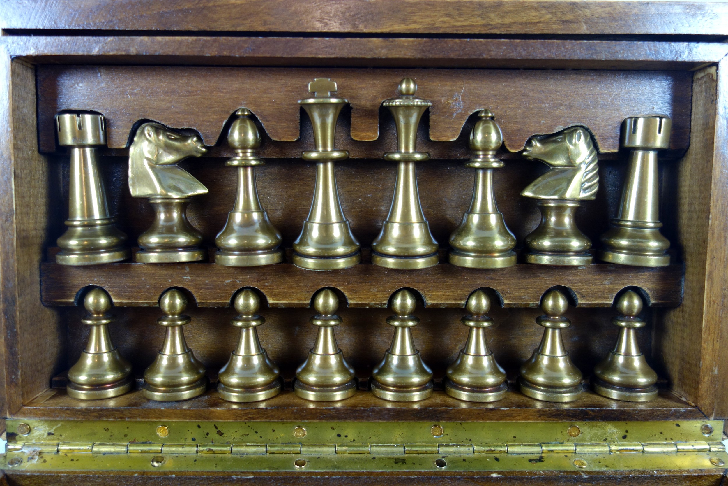 Italian chess set with heavy bronzed and silvered metal pieces, King H.7.8cm, in a wood box, W.32. - Image 2 of 4