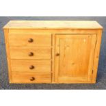 Victorian pine sideboard with four drawers and a panelled door, 92 x 138.5 x 43.5 Cm