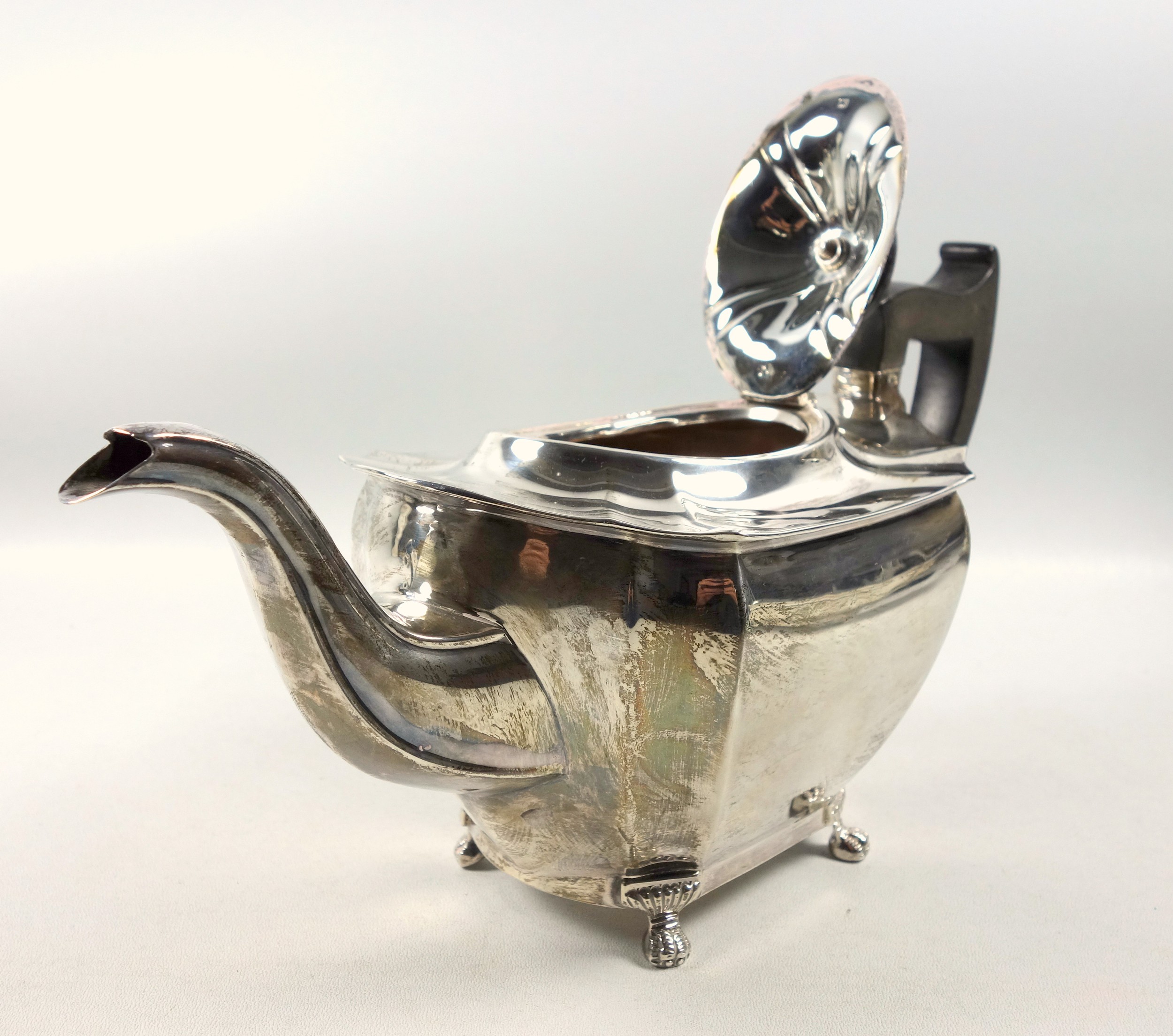 Late George V four piece tea set comprising teapot, hot water jug, H.23.5cm overall (marks - Image 5 of 12