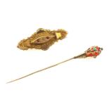 Late Victorian 9ct gold memorial brooch set 2 garnets and a diamond, maker's mark T H, W.4.5cm;