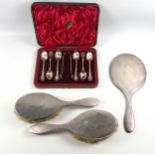 Set of 6 Edwardian coffee spoons and sugar tongs by John Round & Son Ltd., Sheffield, 1901, cased;