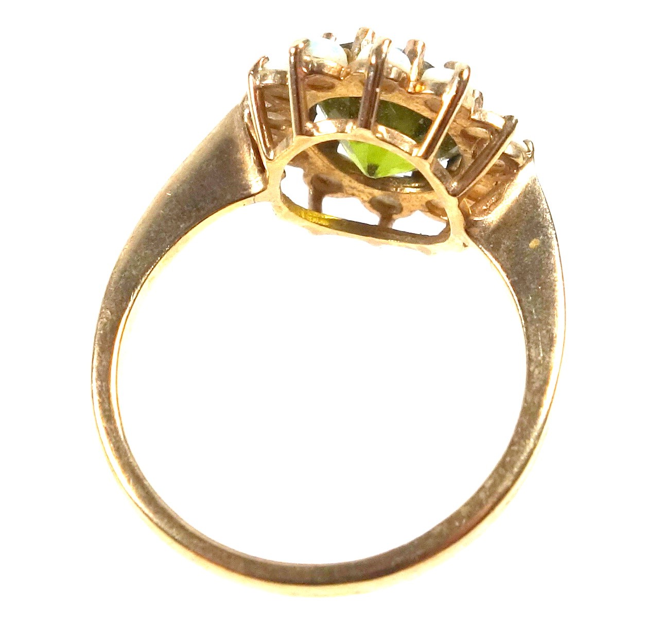 9ct gold ring set oval cut peridot within a band of 12 opals, size P, gross 3.4grs - Bild 2 aus 4