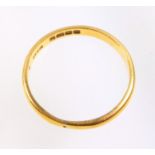 22ct. gold wedding band, 2.5 grams