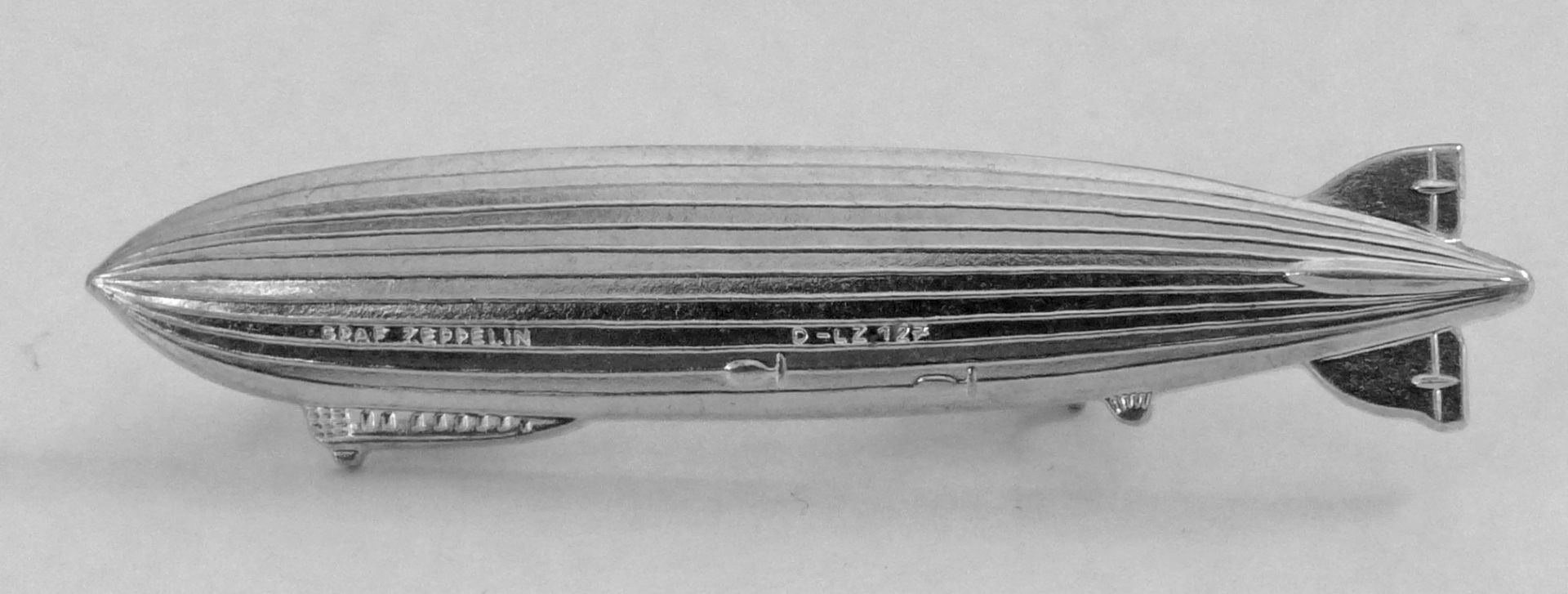 Zeppelin Anstecknadel Graf Zeppelin D LZ 127 I-II