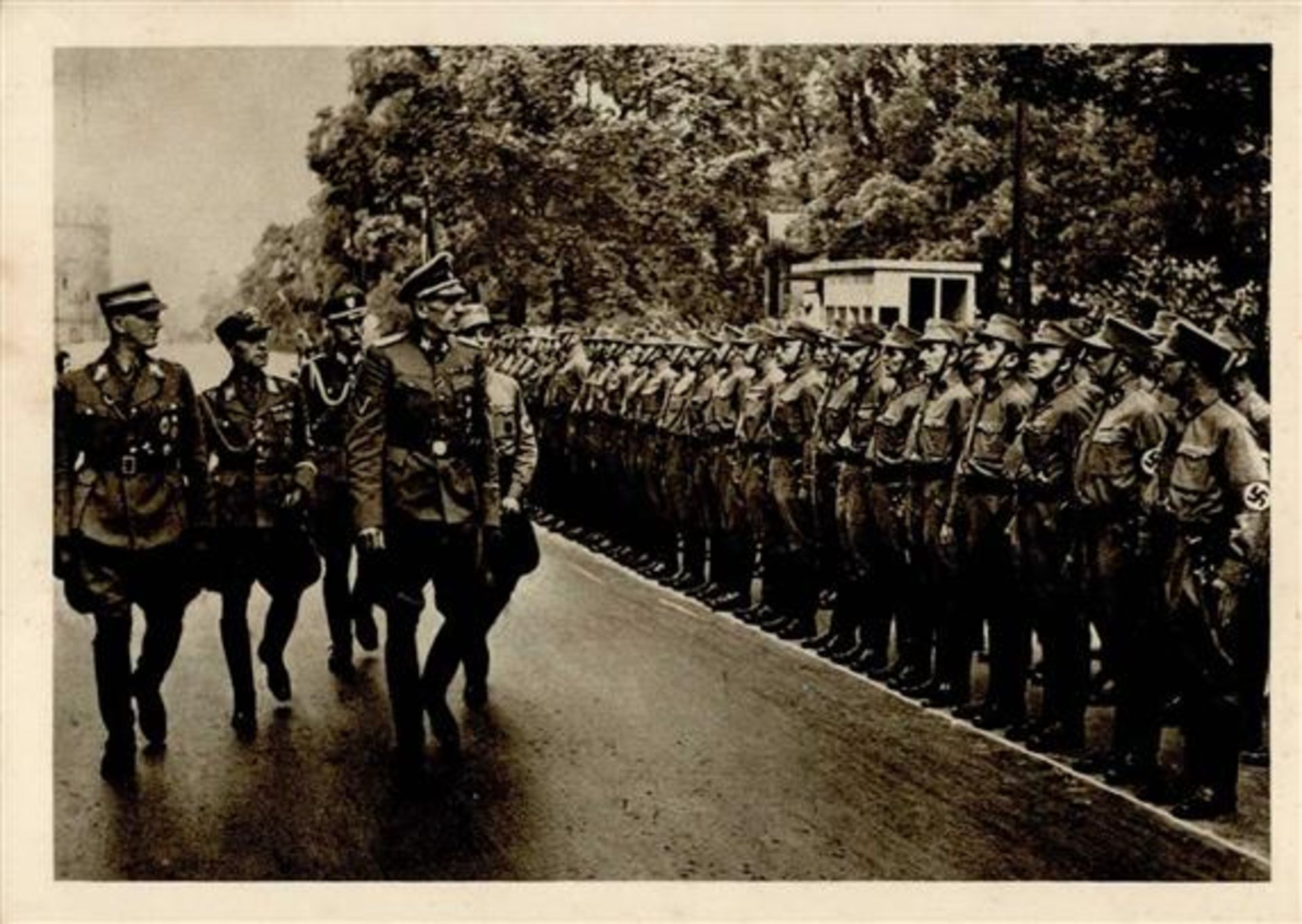 SS WK II Prag SS Gruppenführer K. H. Frank und SA Gruppenführer May I-II (kl. Stauchung)