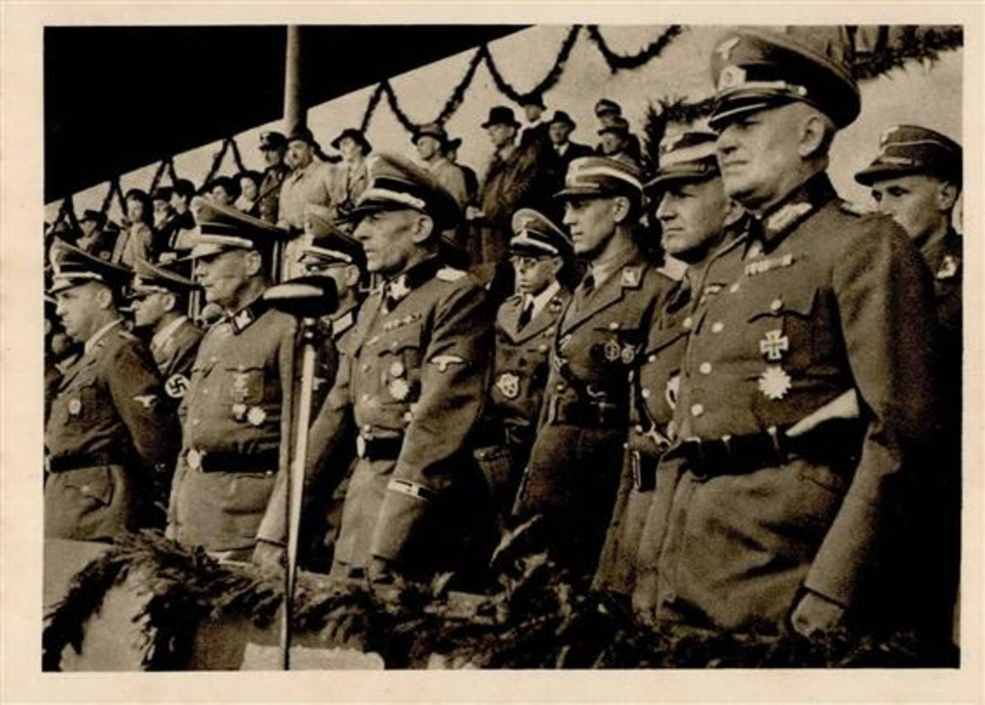 SS WK II Prag SS Gruppenführer K. H. Franke SA Gruppenführer May und Generalleutnant Speich I-II