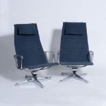 Charles & Ray Eames. Paar Aluminium Chairs EA 124.