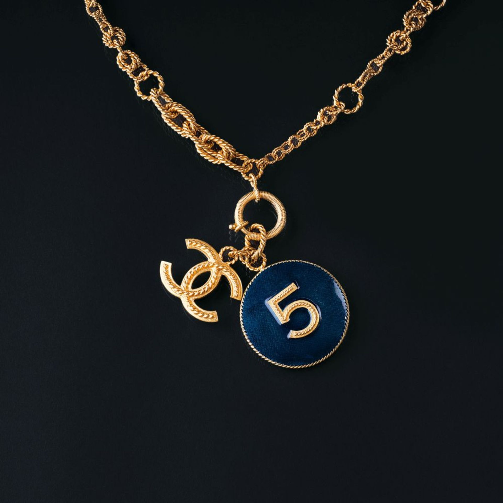 Chanel. Collier 'No. 5'.